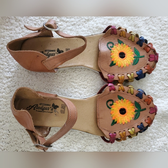 Alcazars Artesanias Floral Embroidered Leather Sandals - Picture 5 of 14
